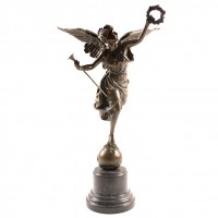 Статуэтка «Ангел хранитель с венком и трубой»